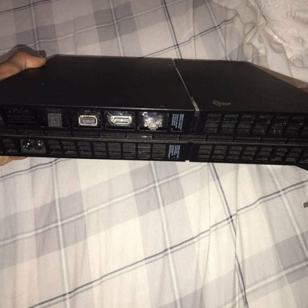 Ps4 - Picture 1 of 5